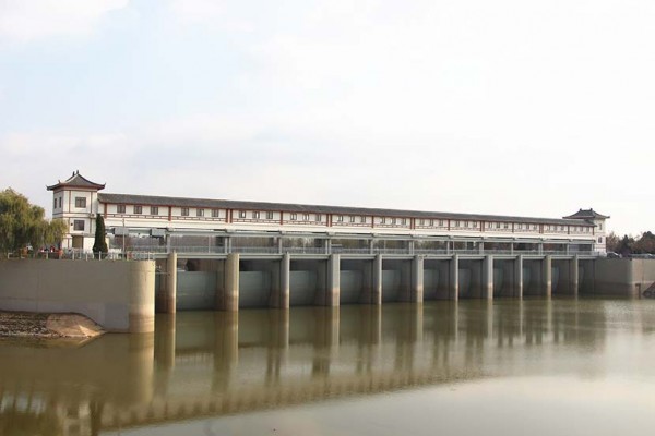 ��ί�������˺���Ů����Ŧ��բ���ռӹ̹���