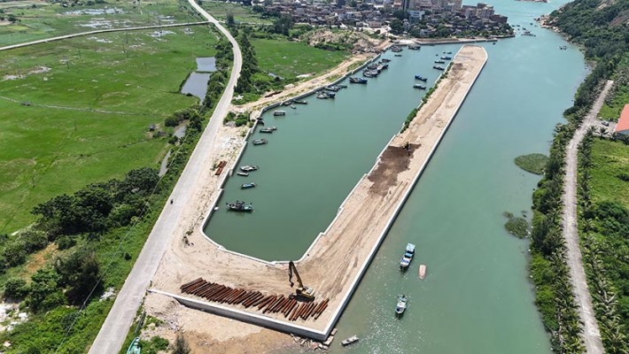 ̨ɽ�к�������������ʩ������Ŀ������һ�ڿ������ʩ���ܳа�