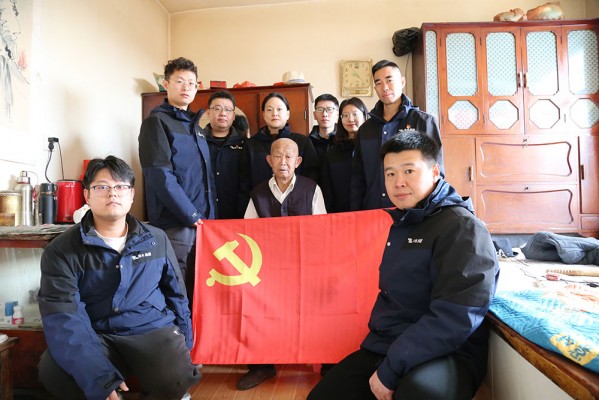 �������ů�´�����ɫ���м�����